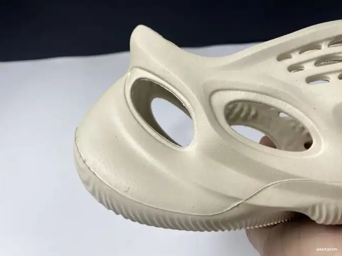 Adidas Foam RNNR FY4567 Yeezy Sand 0619